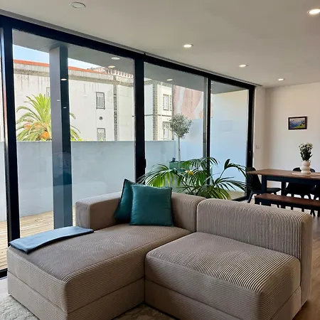 Apartment Atlantic Flight House, Modern Duplex Near The Marina Ponta Delgada (Sao Miguel)